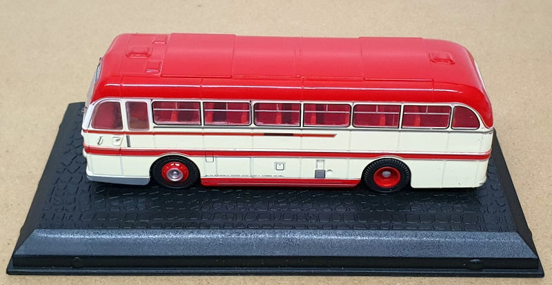 Oxford Diecast 1/76 Scale 76DR001 Duple Roadmaster (Belle Vue Coaches) Red/Cream