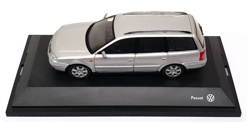 Schuco 1/43 Scale Diecast A 60 1399 - Volkswagen Passat V6 - Silver