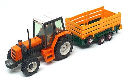 Britains 1/32 Scale 9614 - Renault Tractor & Animal Trailer - Orange/Yellow