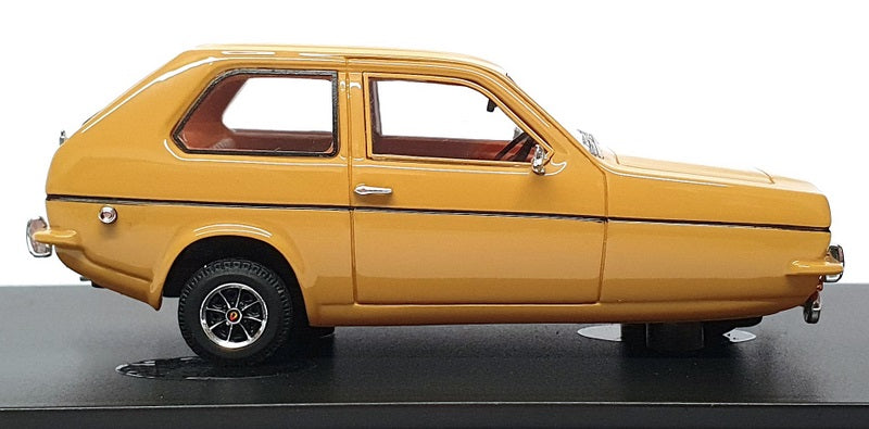 Matrix 1/43 Scale MX31702-052 - 1973-81 Reliant Robin Saloon - Yellow