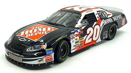 Action 1/24 Scale 105877 - Chevrolet Monte Carlo 2004 Home Depot NASCAR #20