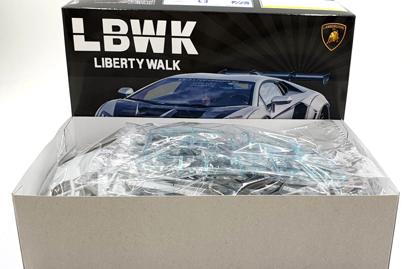 Aoshima 1/24 Scale Unbuilt Kit 059937 - Lamborghini Aventador LE #44