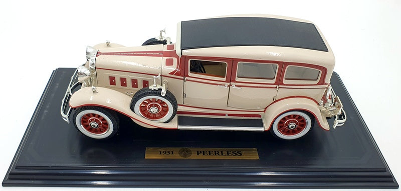 Anson 1/18 Scale Diecast 30396 - 1931 Peerless - White/Red