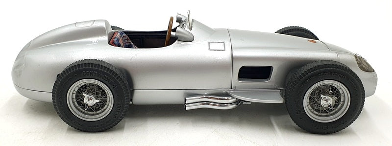 CMC 1/18 Scale Diecast M-006 - Mercedes-Benz W196 Siberpfeil-Monoposto Silver