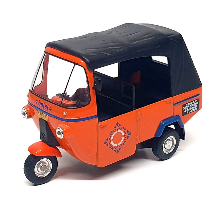 Hachette 1/43 Scale 24723 - Bajaj Taxi Jakarta 1990 - Orange/Black