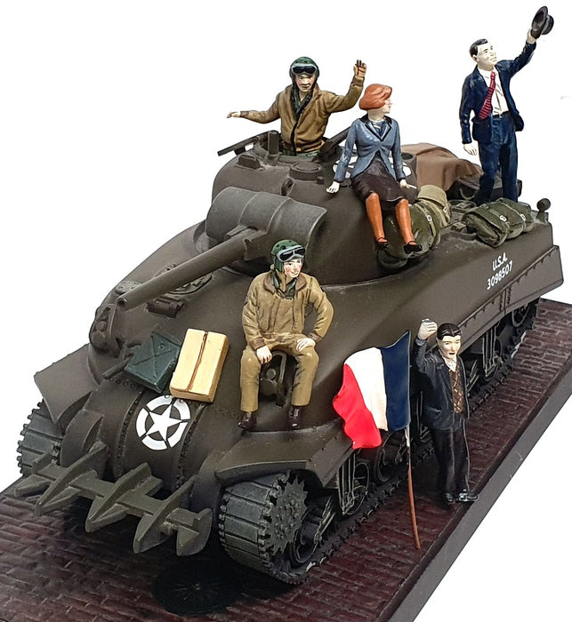 Britains Soldiers 54mm 41166 - US V.E. Day Sherman Tank & Figures Set