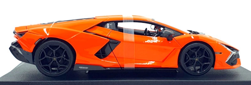 Maisto 1/18 Scale Diecast 31463 - Lamborghini Revuelto - Orange