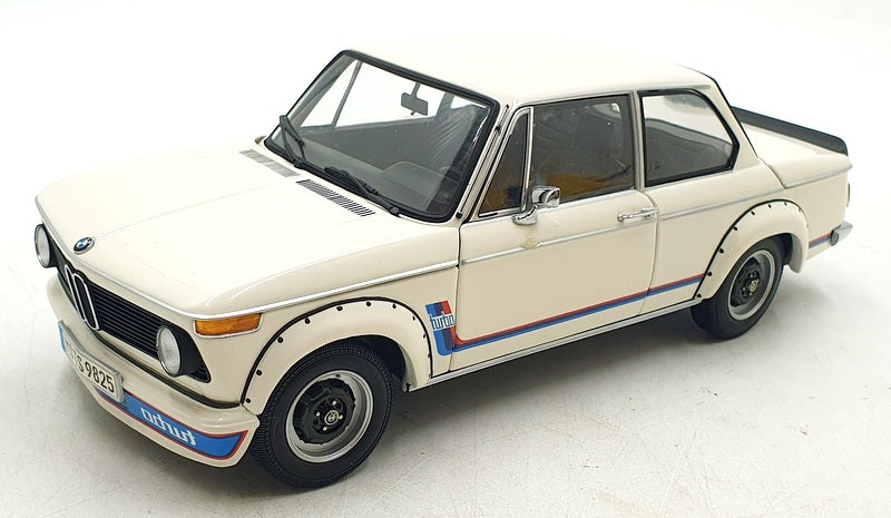 Kyosho 1/18 Scale Diecast DC141124Y - BMW 2002 - White