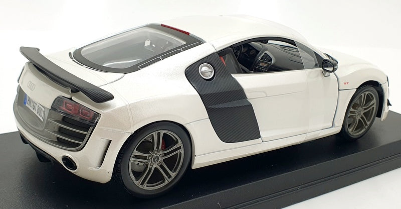 Maisto 1/18 Scale Diecast 46629 - Audi R8 GT - White