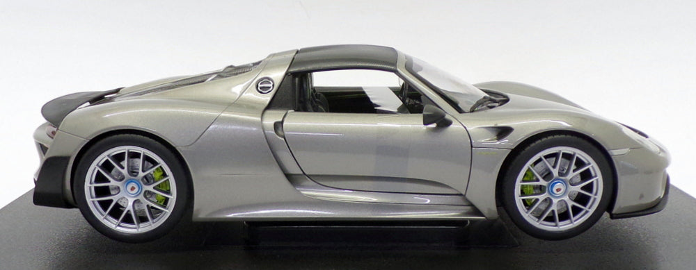 Welly 1/18 Scale Diecast 18051W - Porsche 918 Spyder Carbon Roof - Grey