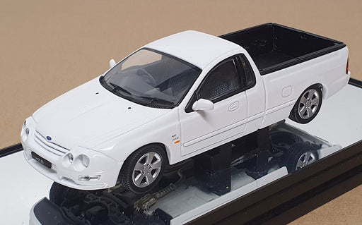 Classic Carlectables 1/43 Scale 43551 - Ford XR8 UTE - Winter White