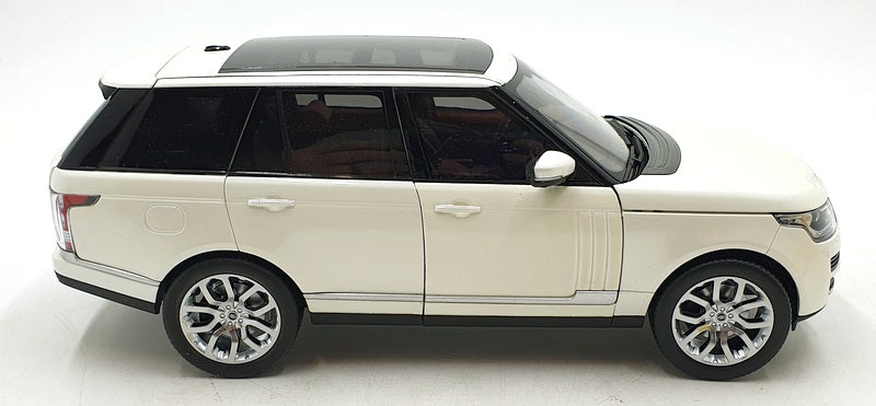 GT Autos 1/18 Scale Diecast 11006MB - Range Rover - White