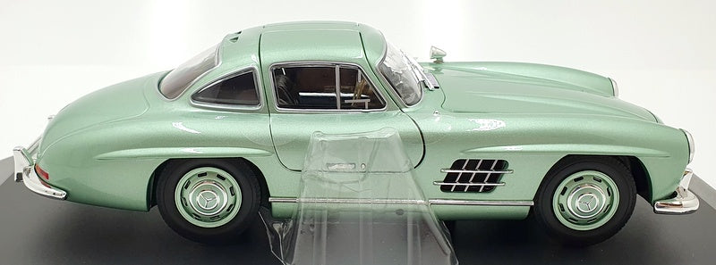 Minichamps 1/18 Scale 110 037221 Mercedes-Benz 300SL W198 1955 Light Green