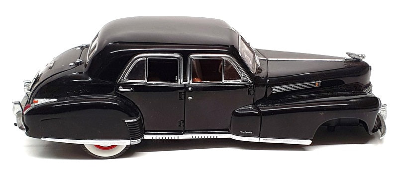 Danbury Mint 1/24 Scale 18125A - 1941 Cadillac Fleetwood S60 Special - Black