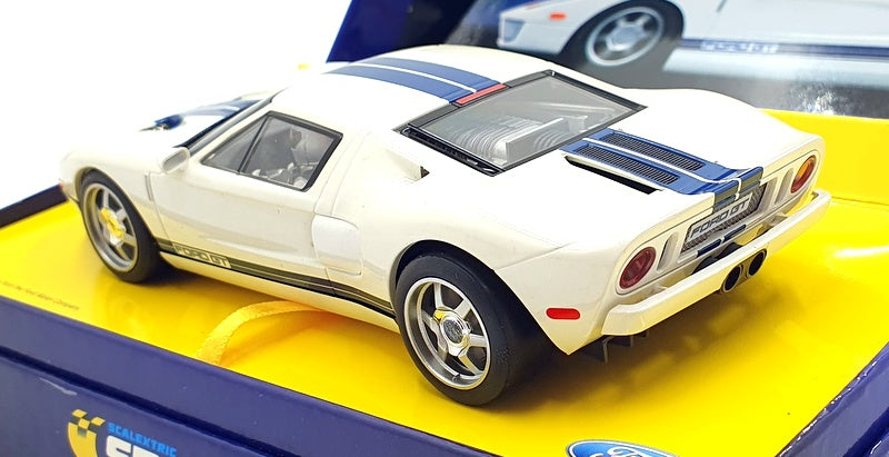 Scalextric 1/32 Scale Slot Car C2570A - Ford GT 2003 Road Version - White