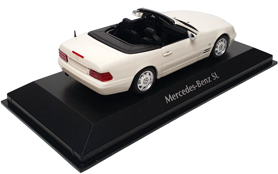 Maxichamps 1/43 Scale 940 033032 - 1999 Mercedes Benz SL - White