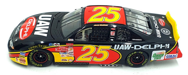 Action 1/24 Scale 400617 - Chevrolet Monte Carlo 2001 UAW / Delphi NASCAR #25