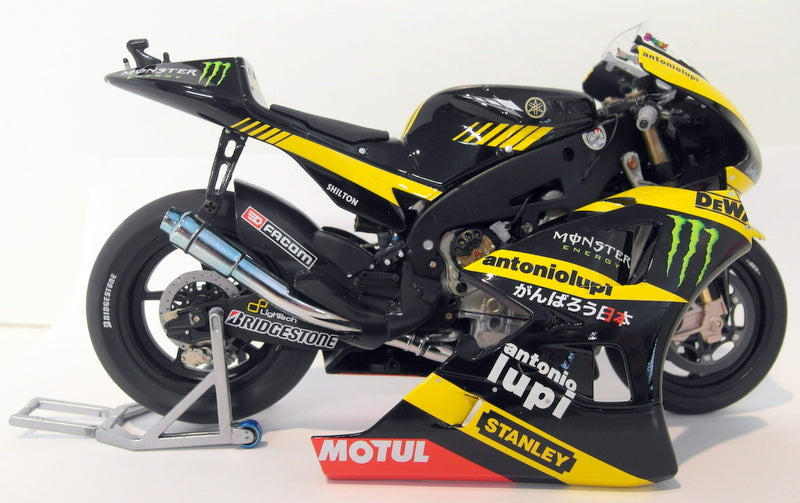 Minichamps 1/12 Diecast 123 113035 Yamaha YZR-M1 Monster Tech3 Crutchlow 2011