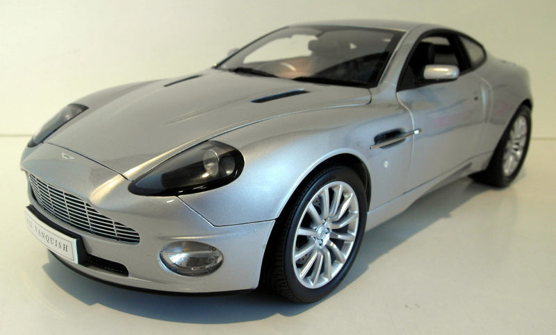 Kyosho 1/12 Scale Diecast 08603S2 Aston Martin V12 Vanquish Road Version Silver