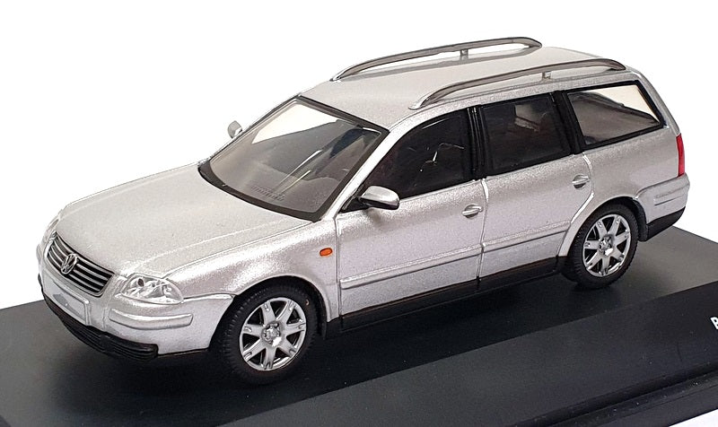 Schuco 1/43 Scale Diecast A 60 1399 - Volkswagen Passat V6 - Silver