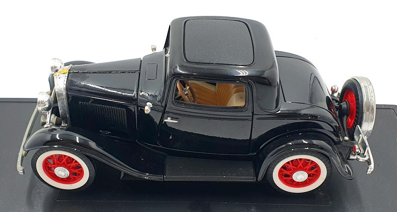 Road Signature 1/18 Scale Diecast 92248 - 1932 Ford 3 Window Coupe - Black