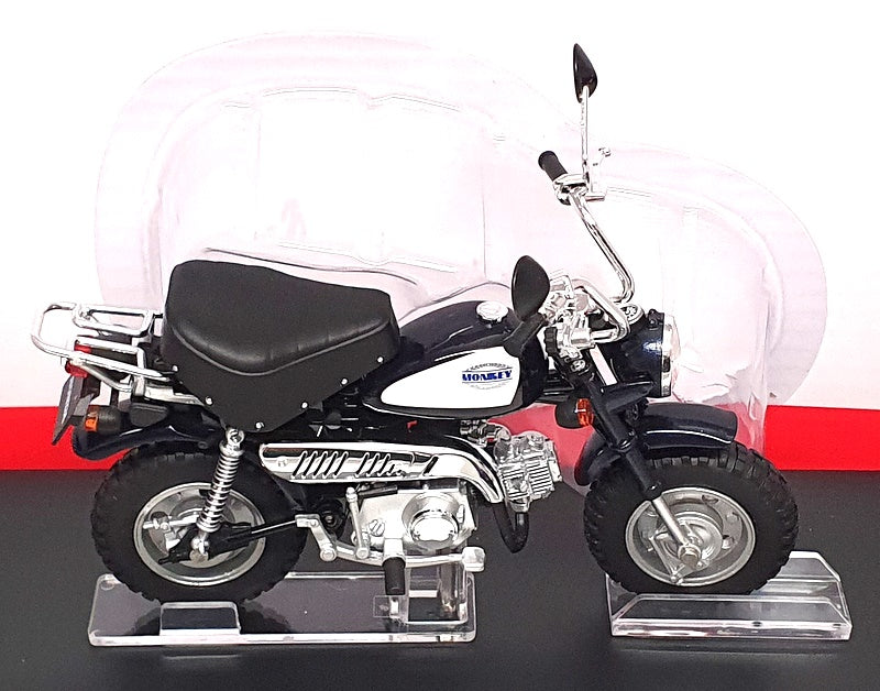 Aoshima 1/12 Scale 11168-3700 - Honda Monkey Motorcycle - Black/White