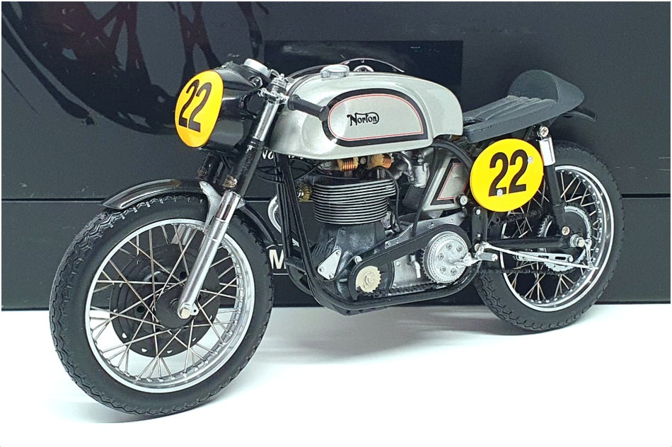 Minichamps 1/12 Scale 122 132400 - 1960 Norton Manx Ray Petty #22