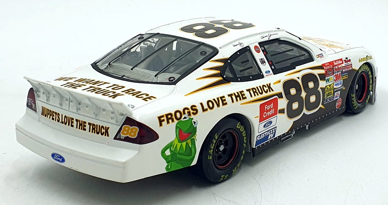 Action 1/24 Scale 401135 - Ford Taurus 2002 UPS / Muppets NASCAR #88