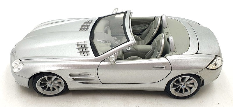 Maisto 1/18 Scale Diecast 261124M - Mercedes-Benz Vision SLR Roadster - Silver