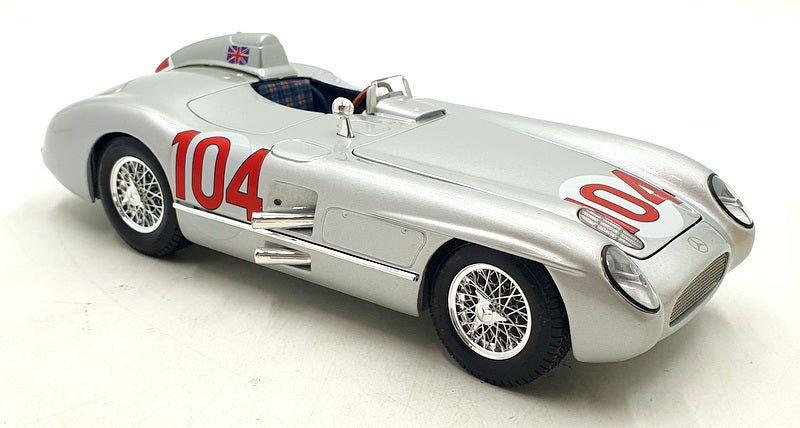 Maisto 1/18 Scale Diecast 31024K - Mercedes-Benz 300 SLR #104 - Silver