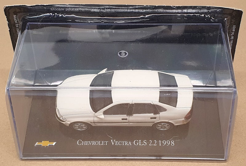 Altaya 1/43 Scale 27125A - 1998 Chevrolet Vectra GLS 2.2 - White