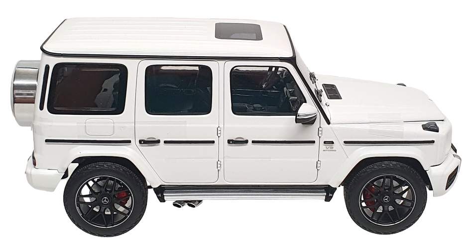 Minichamps 1/18 Scale 110 037065 - 2018 Mercedes AMG G63 - White