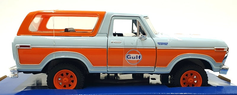 Motor Max 1/24 Scale 79662 - 1978 Ford Bronco (Gulf) - Lt. Blue/Orange