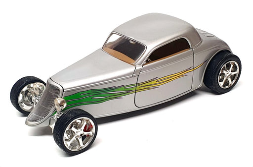 Road Signature 1/18 Scale Diecast 8823F - 1933 Ford Coupe - Silver