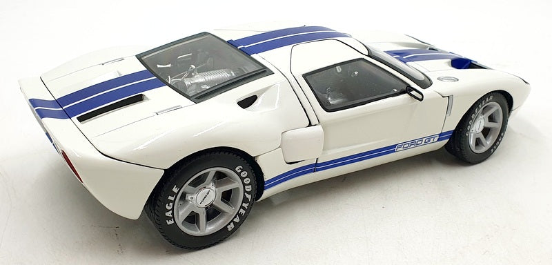 Beanstalk 1/18 Scale Diecast DC18924X - Ford GT - White/Blue Stripes