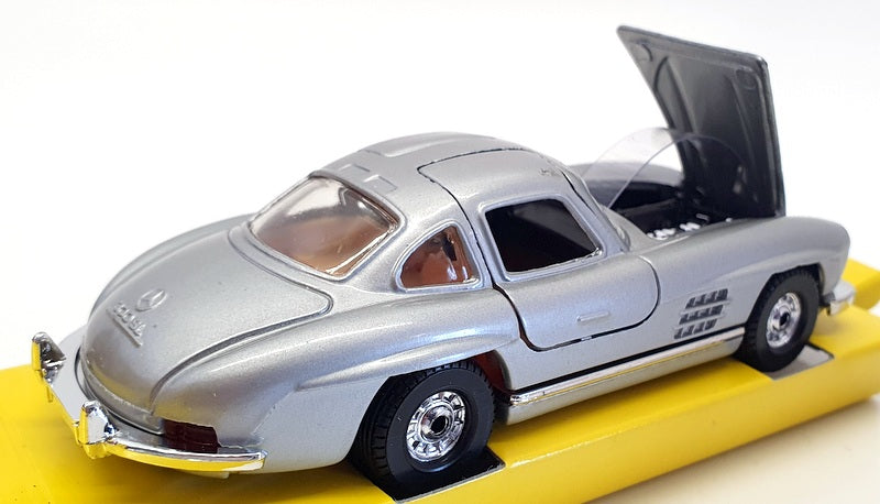 Corgi Appx 13cm Long Diecast 811 - 1954 Mercedes Benz 300SL - Silver