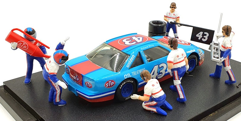 Racing Champions 1/24 Scale RCPS03 - Pontiac NASCAR STP #43 Pit Stop Display