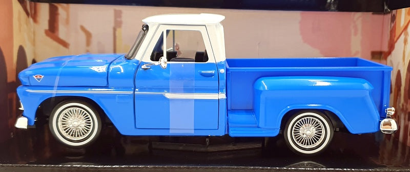 Motor Max 1/24 Scale 79035 - 1966 GMC C1000 Fenderside - Blue/White