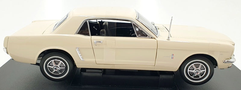 Welly 1/18 Scale Diecast 12519W - 1964-1/2 Ford Mustang - White/Cream