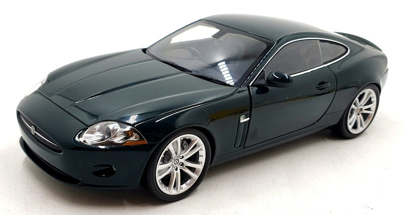 Minichamps 1/18 Scale Diecast DC141124Z - Jaguar XK Coupe - Green