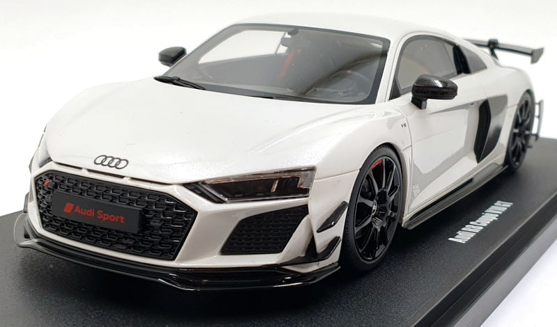 GT Spirit 1/18 Scale Resin GT461 - Audi R8 Coupe V10 GT RWD - White