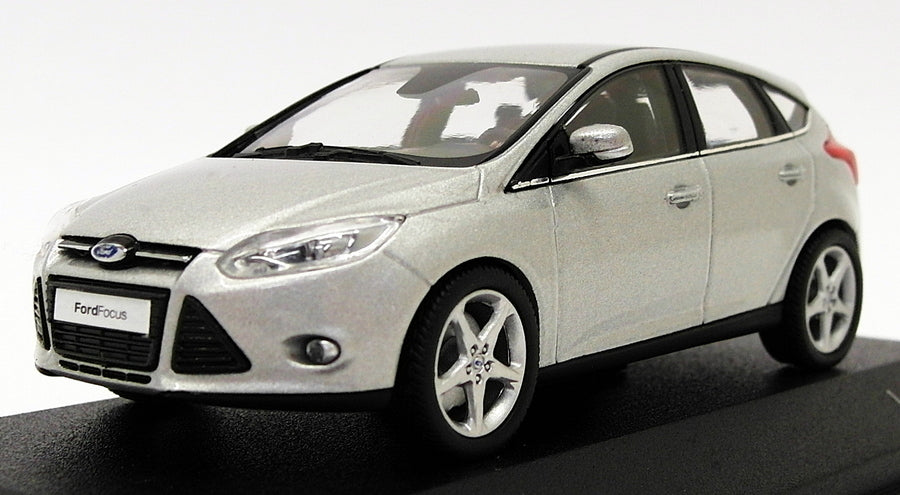 Minichamps 1/43 Scale Diecast 400 080300 - 2011 Ford Focus - Silver