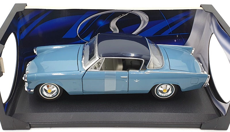 Maisto 1/18 Scale Diecast 31651 - 1953 Studebaker Starline - Blue