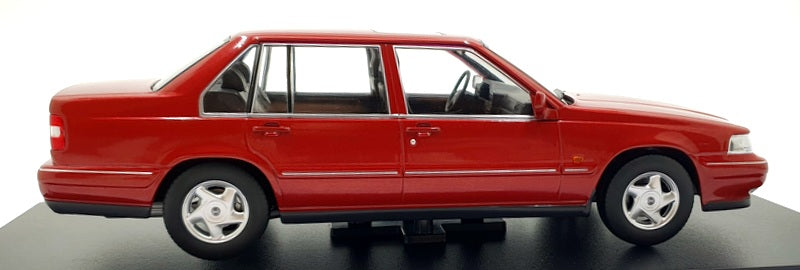 Triple9 1/18 Scale T9-1800305 - Volvo 960 - Regent Red Pearl