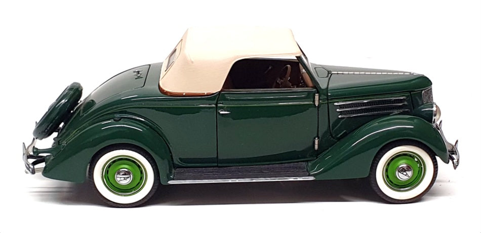 Franklin Mint 1/24 Scale B11XA09 - 1936 Ford Deluxe Cabriolet - Green