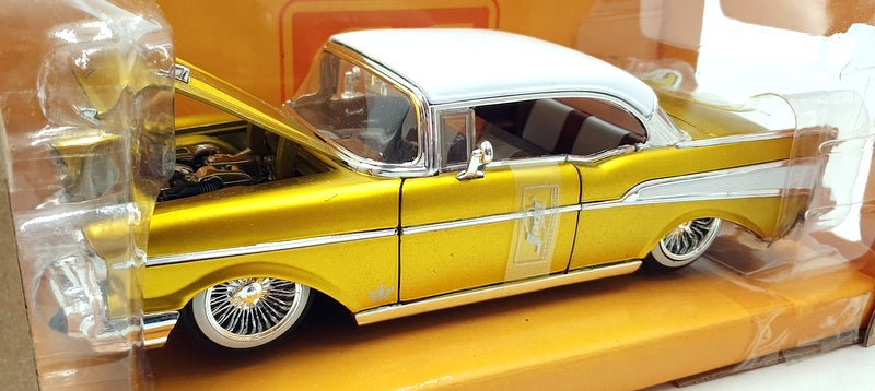 Jada 1/24 Scale Diecast 96463 - 1957 Chevrolet Bel Air - Gold/White