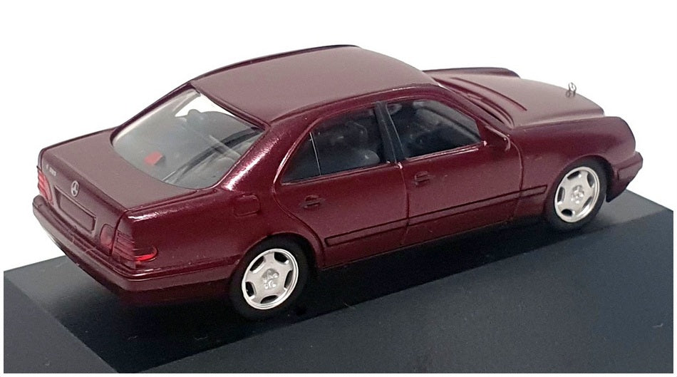 Herpa 1/87 Scale B 6 600 5624 - Mercedes Benz E 320 - Burgundy