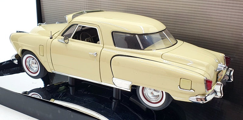 Highway 61 1/18 Scale Diecast 50114 - 1951 Studebaker Commander - Cream