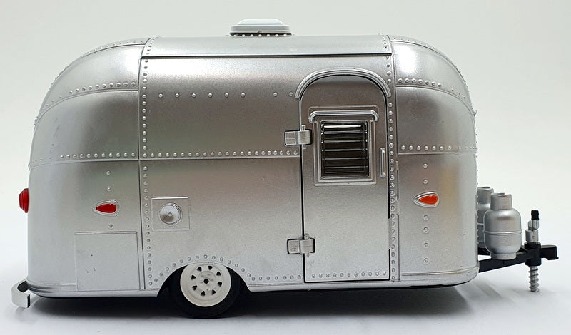 Greenlight 1/24 Scale Diecast 18228 - Airstream 16' Bambi