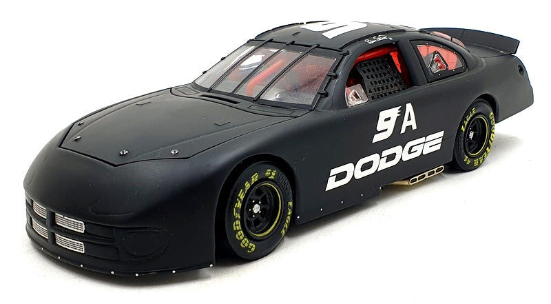 Action 1/24 Scale 101582 - Dodge Intrepid R/T 2001 Dodge NASCAR #9